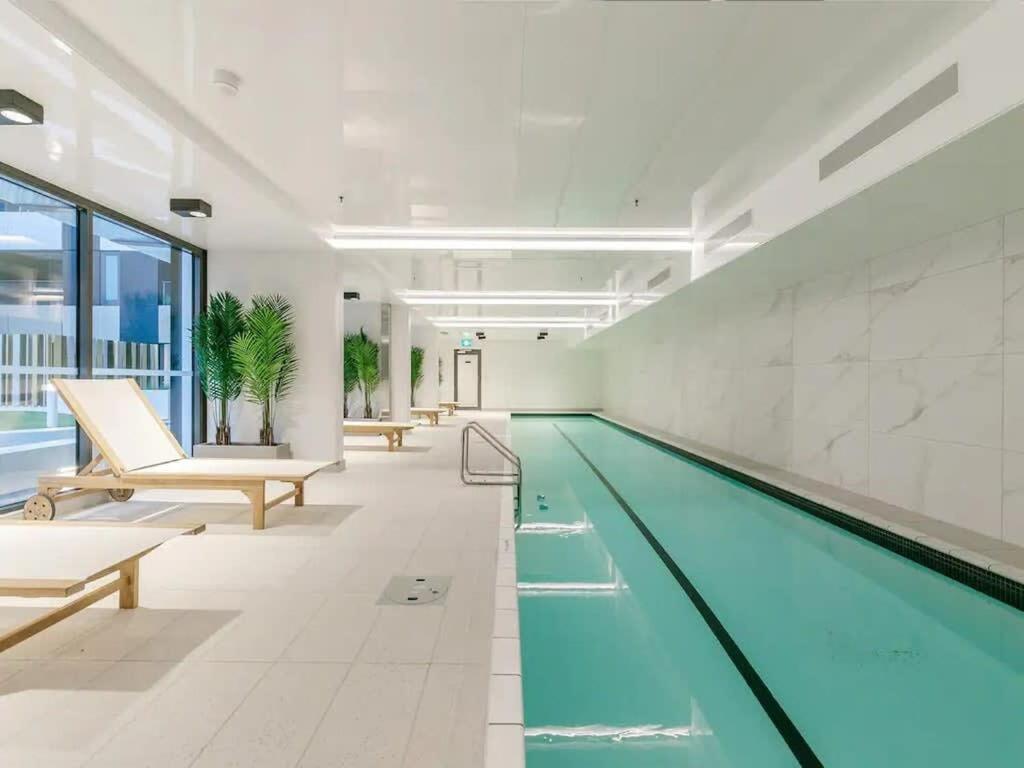 Cosy Two Bedroom Apartment With Balcony Pool And Gym Auckland Bagian luar foto