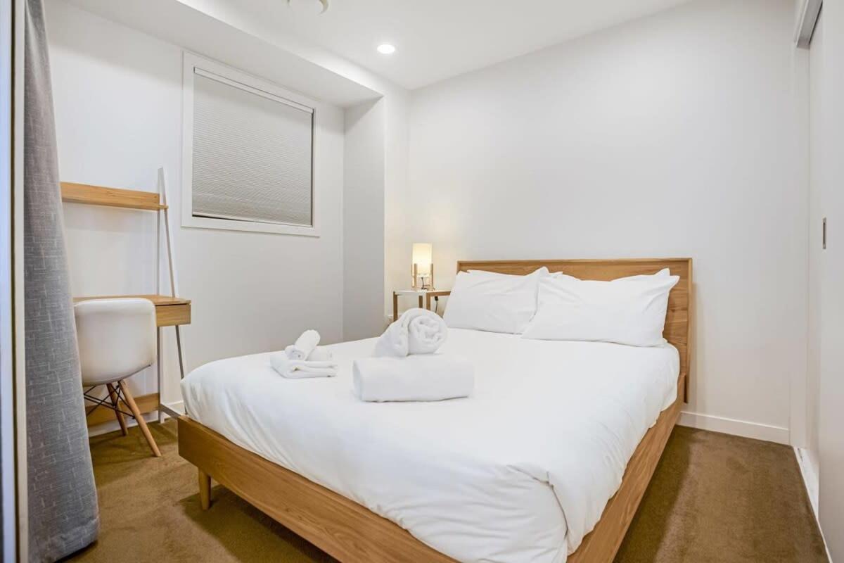 Cosy Two Bedroom Apartment With Balcony Pool And Gym Auckland Bagian luar foto