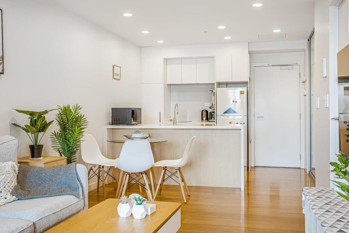 Cosy Two Bedroom Apartment With Balcony Pool And Gym Auckland Bagian luar foto
